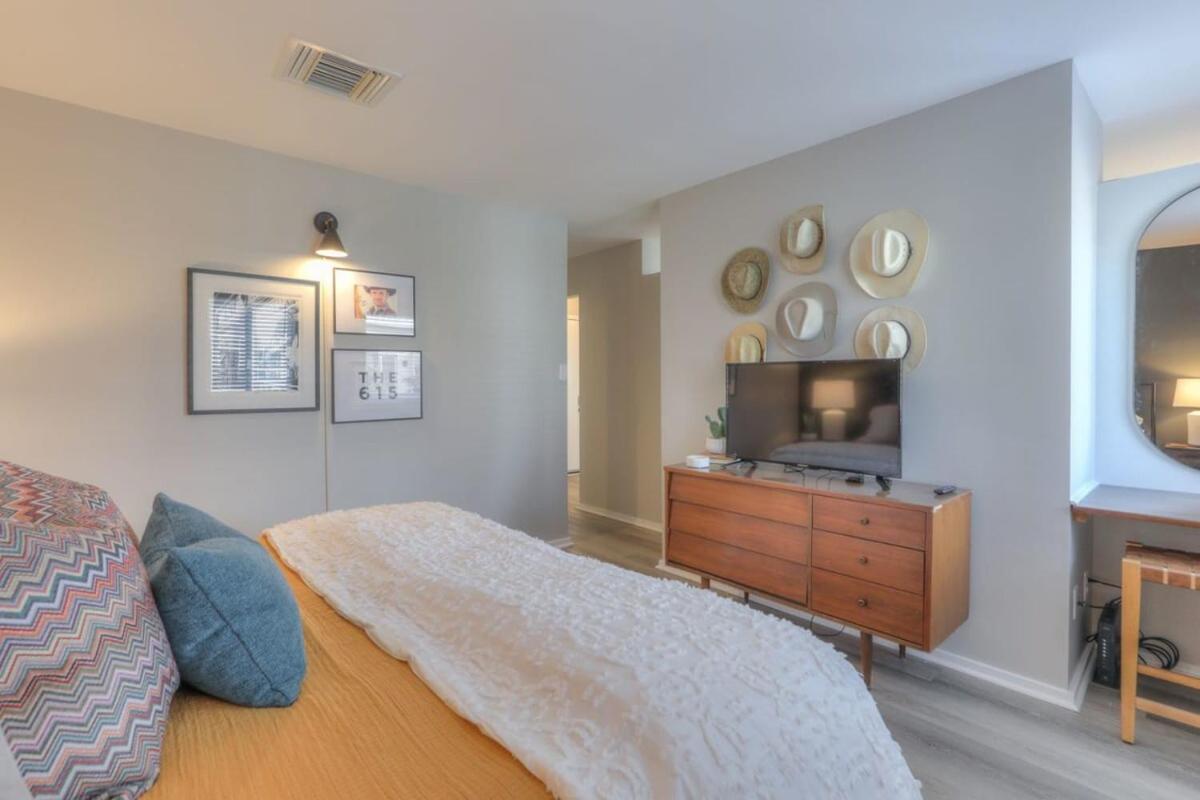 Walk To Broadway Riverfront Condo With Pool Nashville Exterior foto
