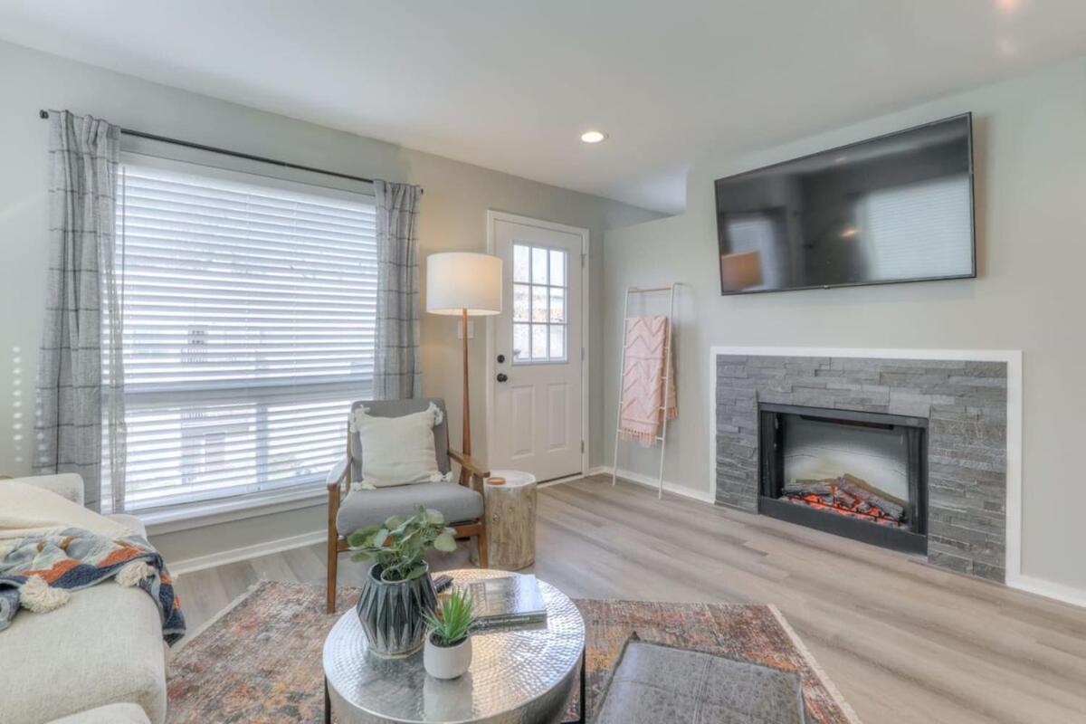 Walk To Broadway Riverfront Condo With Pool Nashville Exterior foto